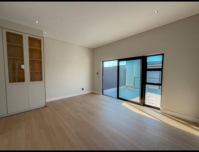 4 BEDROOM FREESTANDING FOR SALE IN FOUNTAINBROOK ESTATE